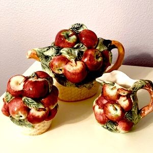 Vintage World Bazaar Apple Basket fall tea pot creamer sugar set